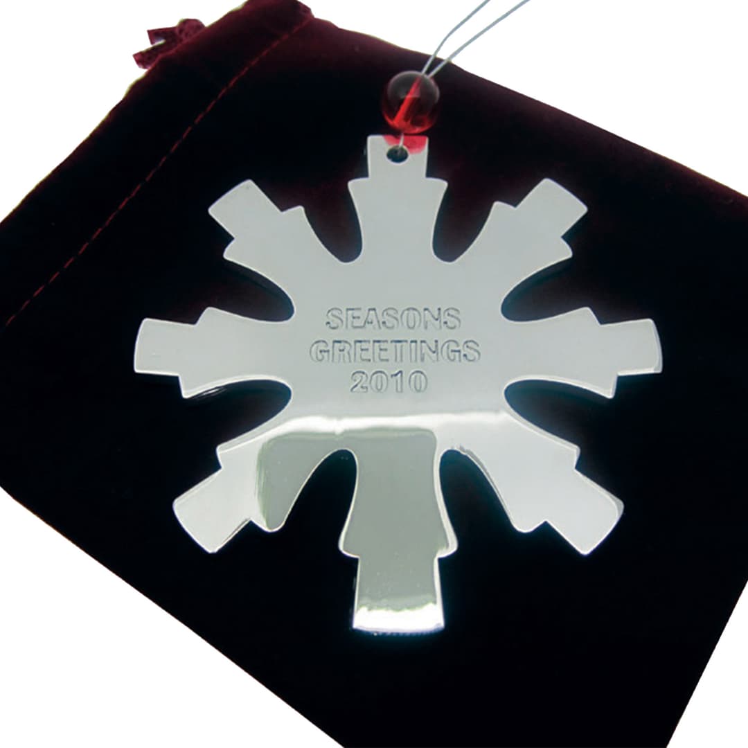 Shiny Zinc Cast Ornament: 3" W X 3" H
